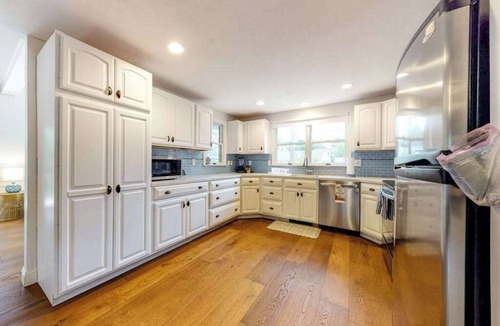 Falmouth Heights House | Charming 3BR Falmouth Cottage with Yard and AC near Beach and Main Street