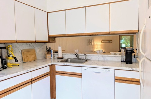 Bethany Beach House | Charming 3BR Townhouse Near Beach, Pool. Porch, Bikes & More! Dog friendly.
