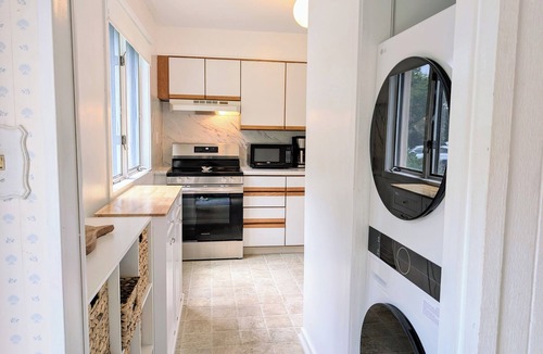 Bethany Beach House | Charming 3BR Townhouse Near Beach, Pool. Porch, Bikes & More! Dog friendly.