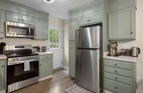 Lusby House | Charming 4-bedroom cottage close to beaches & Solomons Island