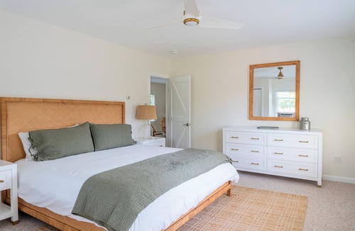 Tisbury House | Charming 4-bedroom home in marvelous Tisbury walking distance to shops and ferry