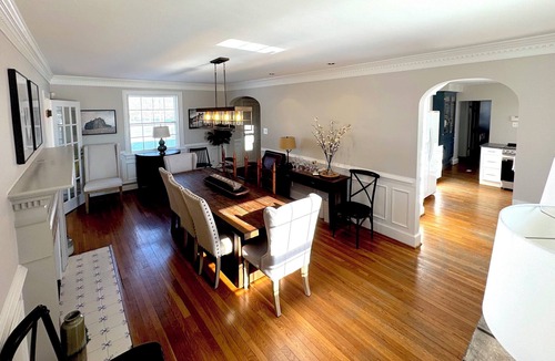 Glen Allen House | Charming 4-bedroom Stonehouse