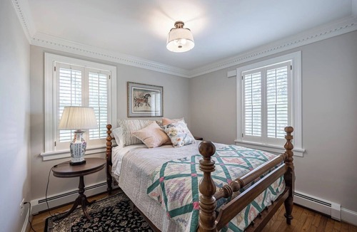 Glen Allen House | Charming 4-bedroom Stonehouse