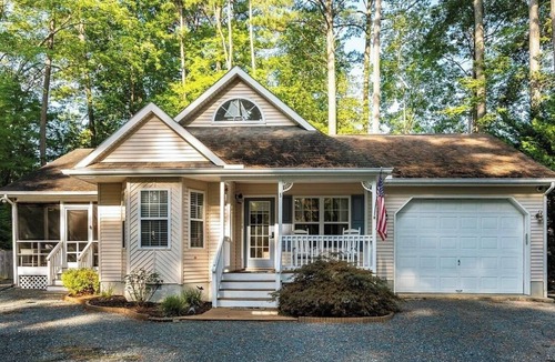 Ocean Pines House | Charming 4-bedroom Beach House in Ocean Pines