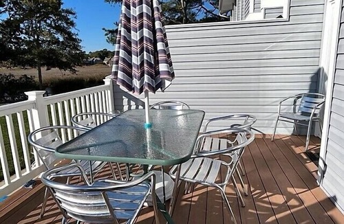 Bethany Beach House | Charming 4BR Canal front Townhouse with Kayaks & Easy Beach Access–Hidden Harbor