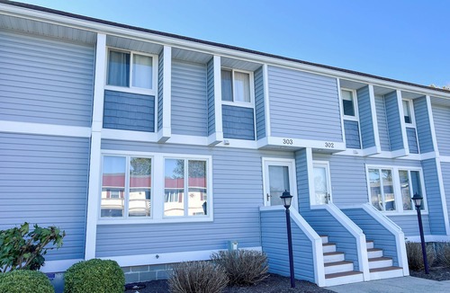 Bethany Beach House | Charming 4BR Canal front Townhouse with Kayaks & Easy Beach Access–Hidden Harbor