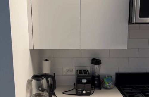 Ditmas Park Apartment | Charming apartment in lovely Brooklyn with cool AC and fitness room