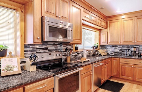 Williamstown House | Charming Berkshires Retreat – Minutes to Williamstown