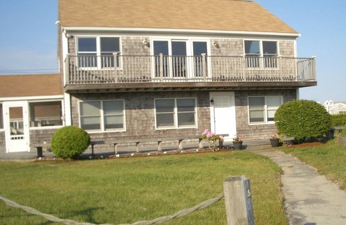 Centerville Cottage | Charming Cape Cod Cottage Across From The Beautiful Craigville Family Beach