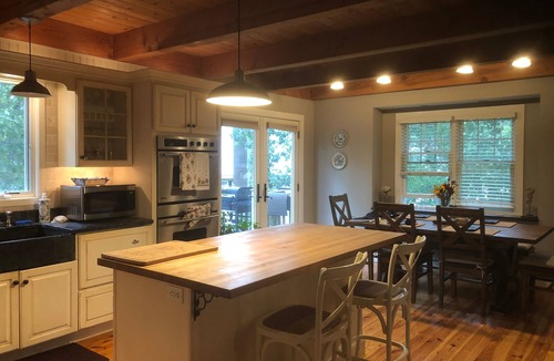 Mashpee Neck House | Charming Cape Cod Retreat Nestled b/w Mashpee River & Popponesset Bay