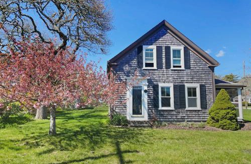 Harwich Port House | Charming Cape Cottage Steps from Bank St Beach