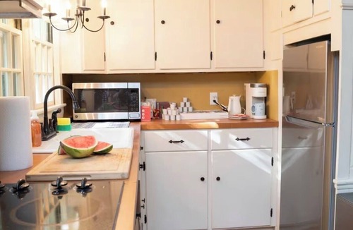 Falmouth House | Charming Cape with AC near downtown Falmouth