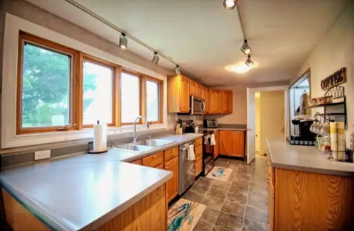 Stevensville House | Charming Coastal/Country Home w/3 Acres & Sauna!