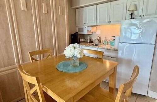 Stone Harbor Condo | charming condo just three blocks from the beach