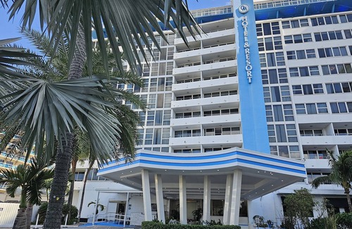 Galt Mile Condo | Charming Condo partial Oceanview at Ocean Manor Beachfront Resort w/pool