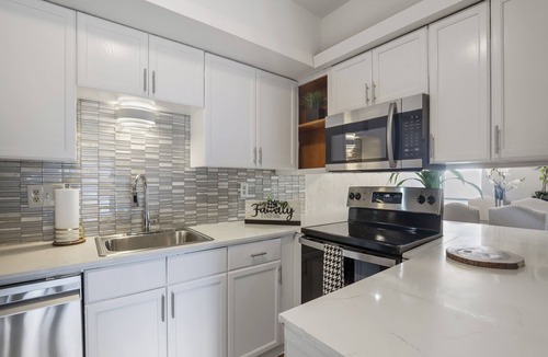 Germantown Apartment | Charming corporate apartment with AC in Germantown