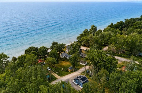 Pulaski House | Charming Cottage by Lake Ontario, Firepit and Fenced Yard