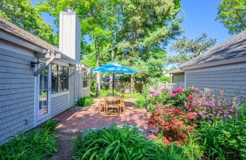 Mews Village House | Charming cottage in New Seabury