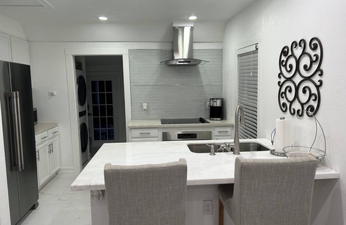 Boynton Beach Cottage | Charming cottage with AC in Boynton Beach - 2 bedrooms