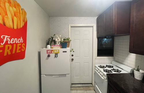 Prospect Lefferts Gardens Apartment | Charming COZY ARTSY Studio in Brownstone Gem w/priv BACKYARD PETS welcomed