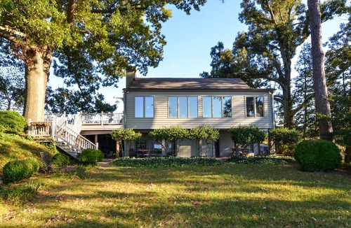 Millers Tavern Cottage | Charming Cozy Cottage on the Rappahannock w/ private pier & expansive views!