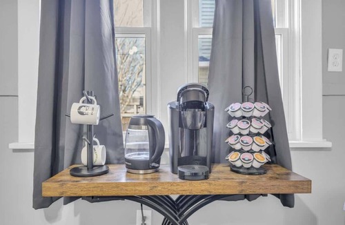 Cleveland House | Charming Duplex Near Shaker Square Cleveland