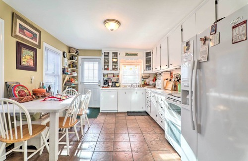 East Falmouth Cottage | Charming East Falmouth Home w/Hot Tub!