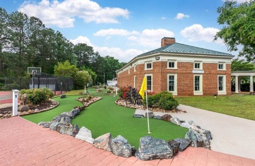 Berkeley Hotel | Charming Escape with Easy Access to Fun & Outdoor Activities
