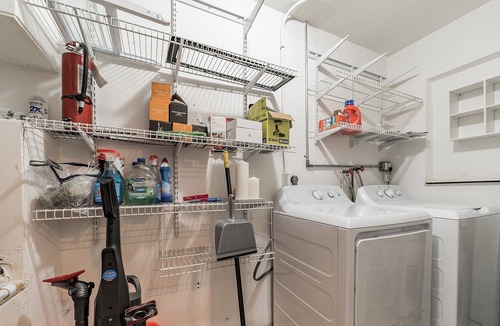 North Andrews Gardens House | Charming Florida Home Few Minutes to the Beach by Redawning
