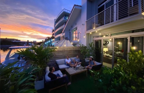 Liberty City House | Charming fully renovated 3 Bedroom