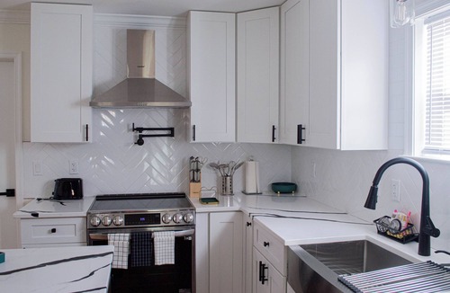 Mosby House | Charming Getaway in the Heart of RVA-No Cleaning Fee