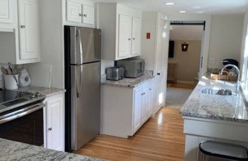 Chatham House | Charming/Great Location/Walk to town/baseball field