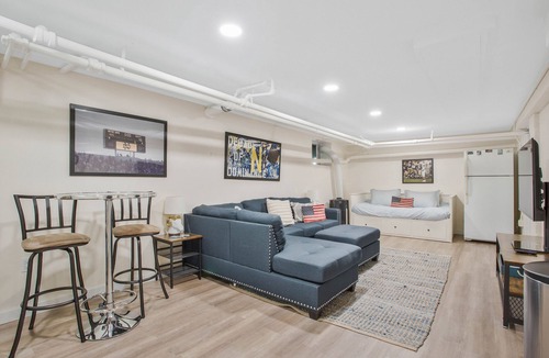 Annapolis House | Charming Historic Home <.75mile to Navy Stadium, 1mile to USNA and Downtown