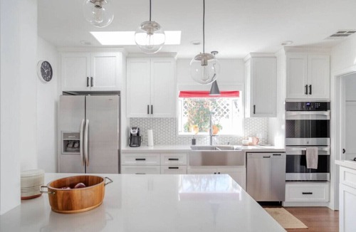 Sherman Oaks House | Charming home Universal pool hot tub