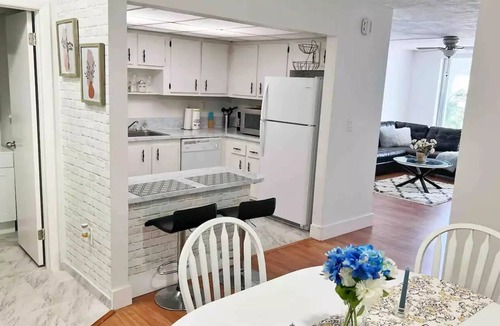 Sunrise Condo | Charming Home with Private Balcony.nn