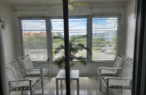 Sunrise Condo | Charming Home with Private Balcony.nn