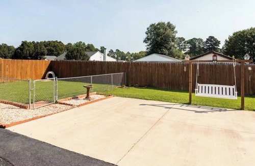 Colonial Heights House | Charming house/VSU/95/FortGregAdams/FirePit/Pooltbl