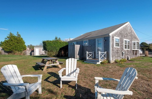 Madaket House | Charming Madaket Retreat: 2-Bedroom Cottage Minutes to Beach