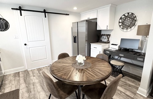 Lynchburg Cottage | Charming Magnolia Cottage with Hot Tub Near Liberty & Downtown