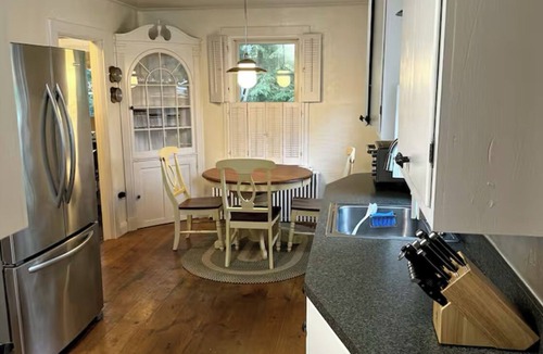 Oak Bluffs Cottage | Charming Martha's Vineyard Cottage Minutes from the Beach