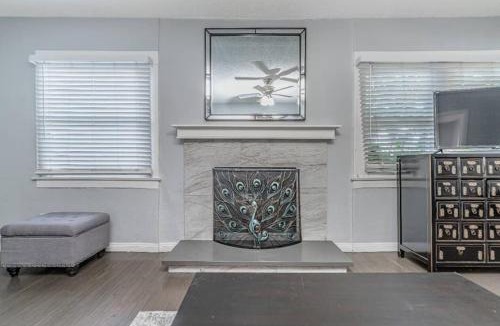 Monrovia House | Charming Monrovia Bungalow Near Pasadena and LA