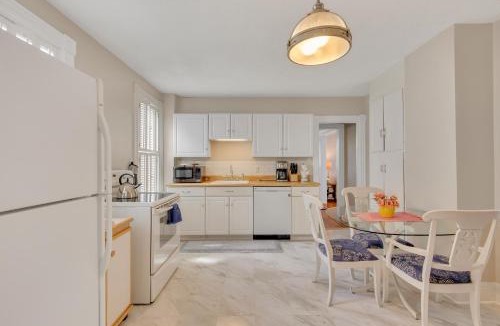 West Hartford House | Charming New England Home in West Hartford Center