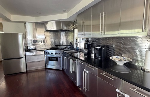 Riverside House | Charming Oceanfront Beach House in East Providence