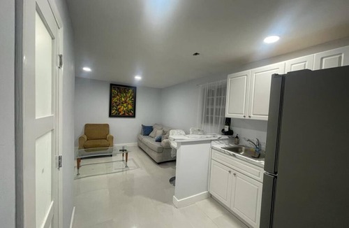 North Miami Apartment | Charming one bedroom with AC and WiFi in lovely Miami