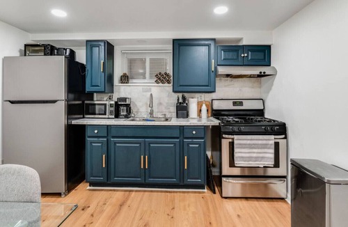 North Bergen House | Charming Queen at North Bergen 30 minutes to NYC