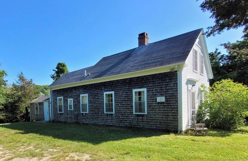 East Orleans House | Charming, Renovated 1870s Home with Private Beach