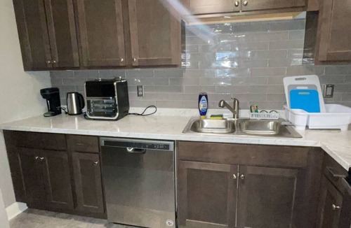 Downtown Albany Apartment | Charming & Roomy 3BR/1BA Fl 2 Apt @Downtown Albany