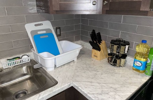 Downtown Albany Apartment | Charming & Roomy 3BR/1BA Fl 2 Apt @Downtown Albany
