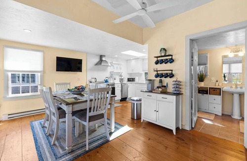 East Sandwich Cottage | Charming Seaside Cottage Sleeps 9 with WiFi, AC, 2 Min Walk to a Private Beach
