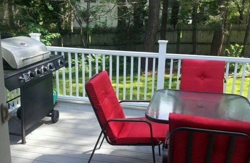 Teaticket House | Charming 'Starfish Cottage' - Walk to Perch Pond and Great Bay